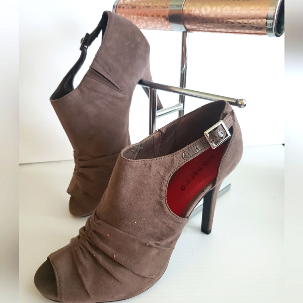 Ann Marino Brown Block Heel Shoes